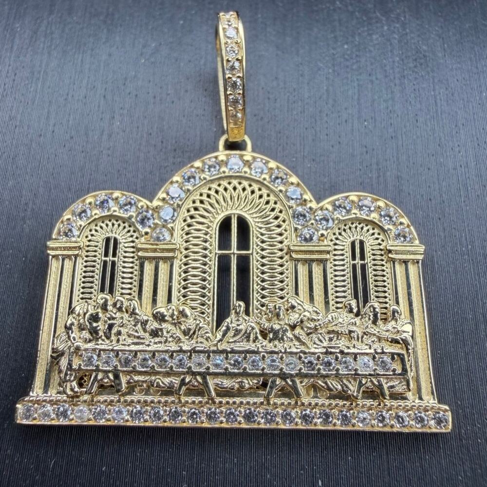 Solid 10k Yellow Italian Gold Last Supper Pendant 4 Grams 9.75mm Bail - Picture 2 of 9
